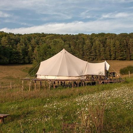 Air De Camping - Chemin De Traverse Hotel Auberive Exterior photo