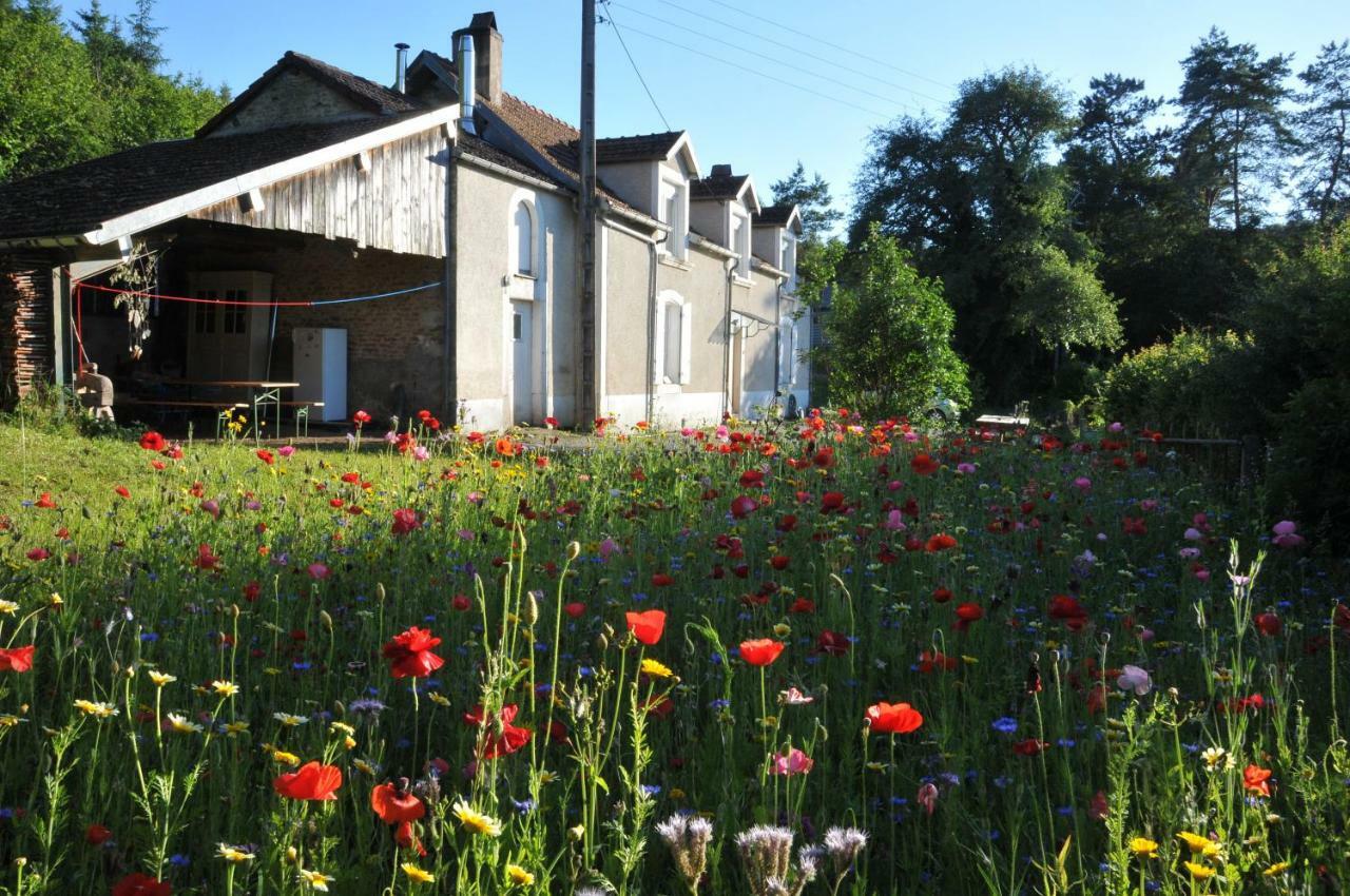 Air De Camping - Chemin De Traverse Hotel Auberive Exterior photo